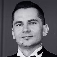 Анатолий Иванов