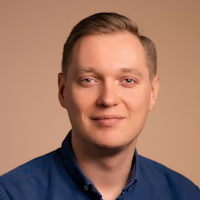 Кирилл Комаров